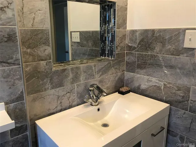 $5,500 | 563 Albemarle Place, Cedarhurst, NY 11516