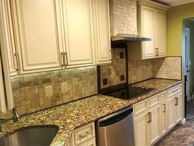 $5,500 | 563 Albemarle Place, Cedarhurst, NY 11516