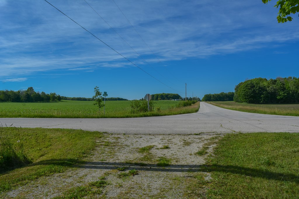 3917 East Town Line Road Sturgeon Bay, WI 54235 - Photo 7 of 13