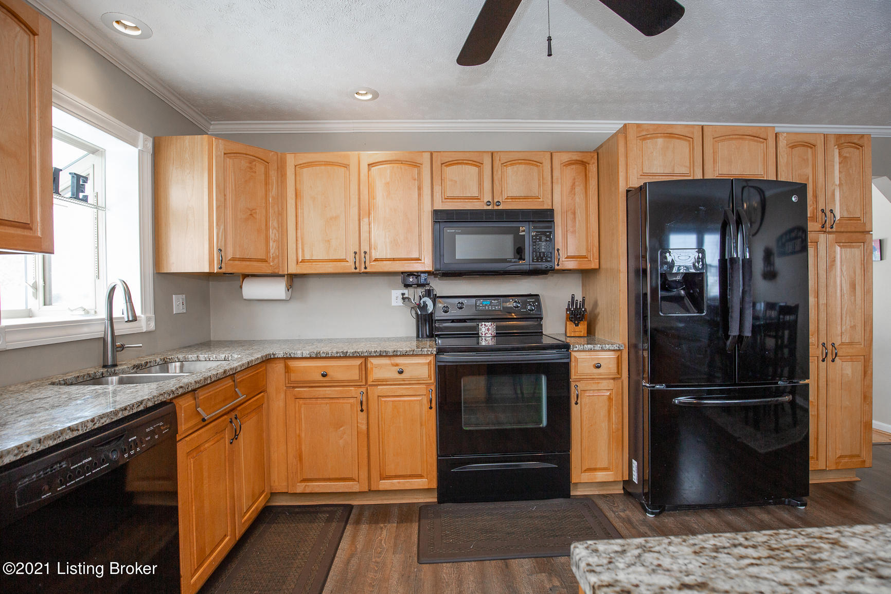 5317 Adkins Road Louisville, KY 40219 - Photo 10 of 38 5317 Adkins-14