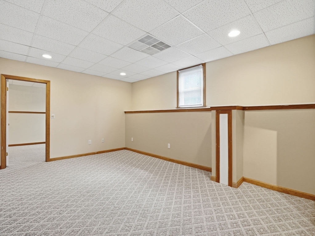 48 Oak Knoll Road Lowell, MA 01852 - Photo 27 of 41