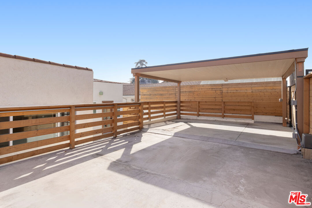 347 North Rampart Boulevard Los Angeles, CA 90026 - Photo 22 of 24 a view of a building