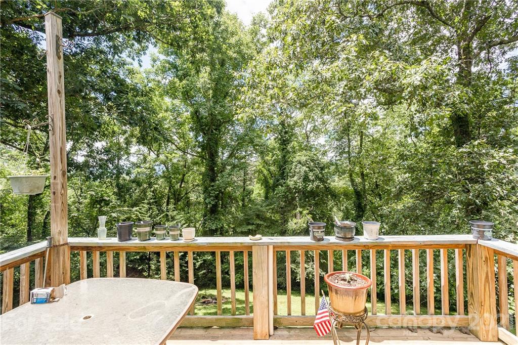 507 Vision Road Canton, NC 28716 - Photo 37 of 39 a view of a deck