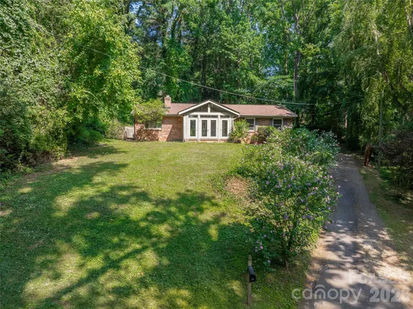 $450,000 | 41 Pinehurst Road, Asheville, NC 28805
