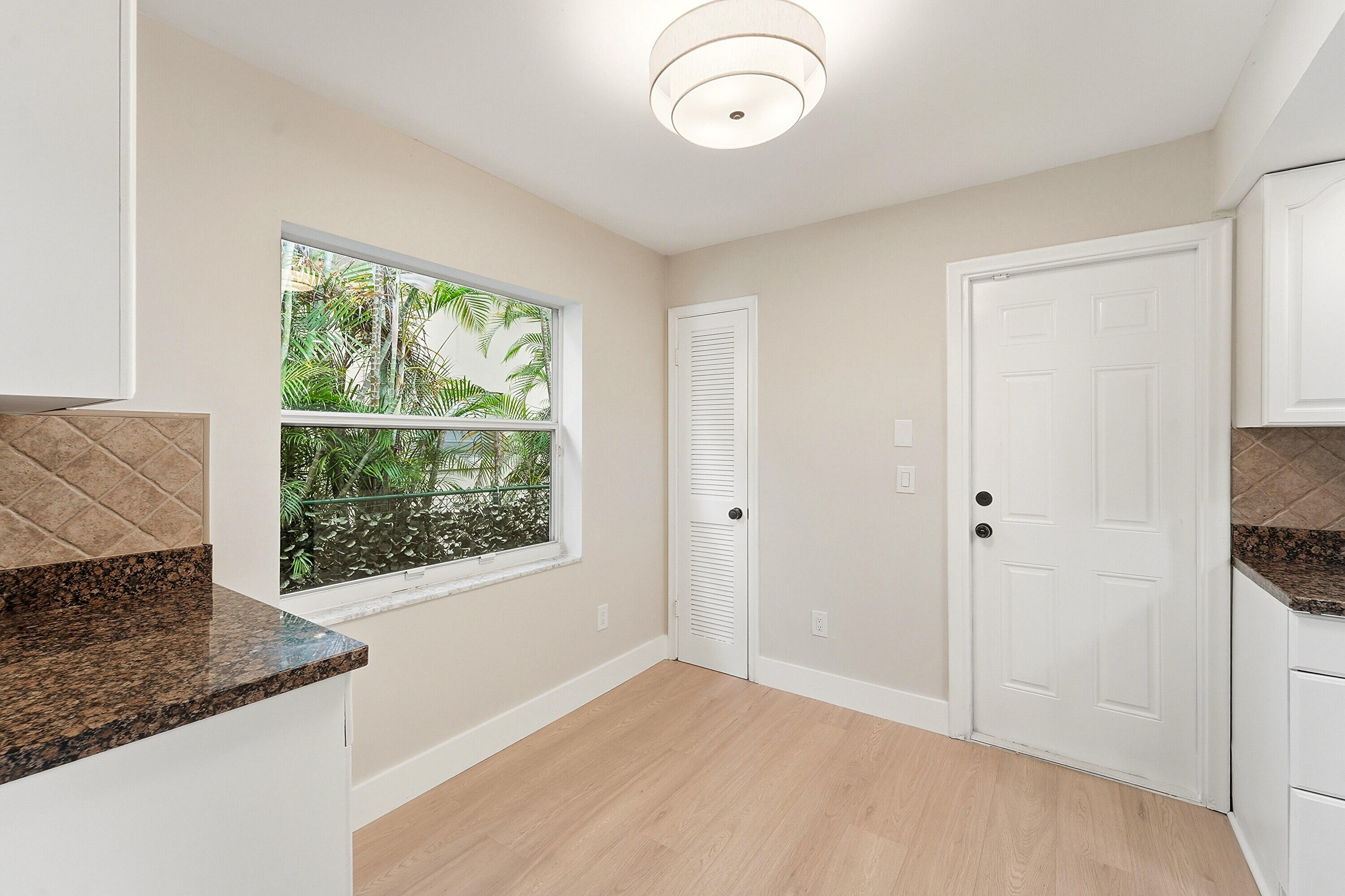 22267 Southwest 57th Avenue Boca Raton, FL 33428 - Photo 11 of 49 06_breakast nook