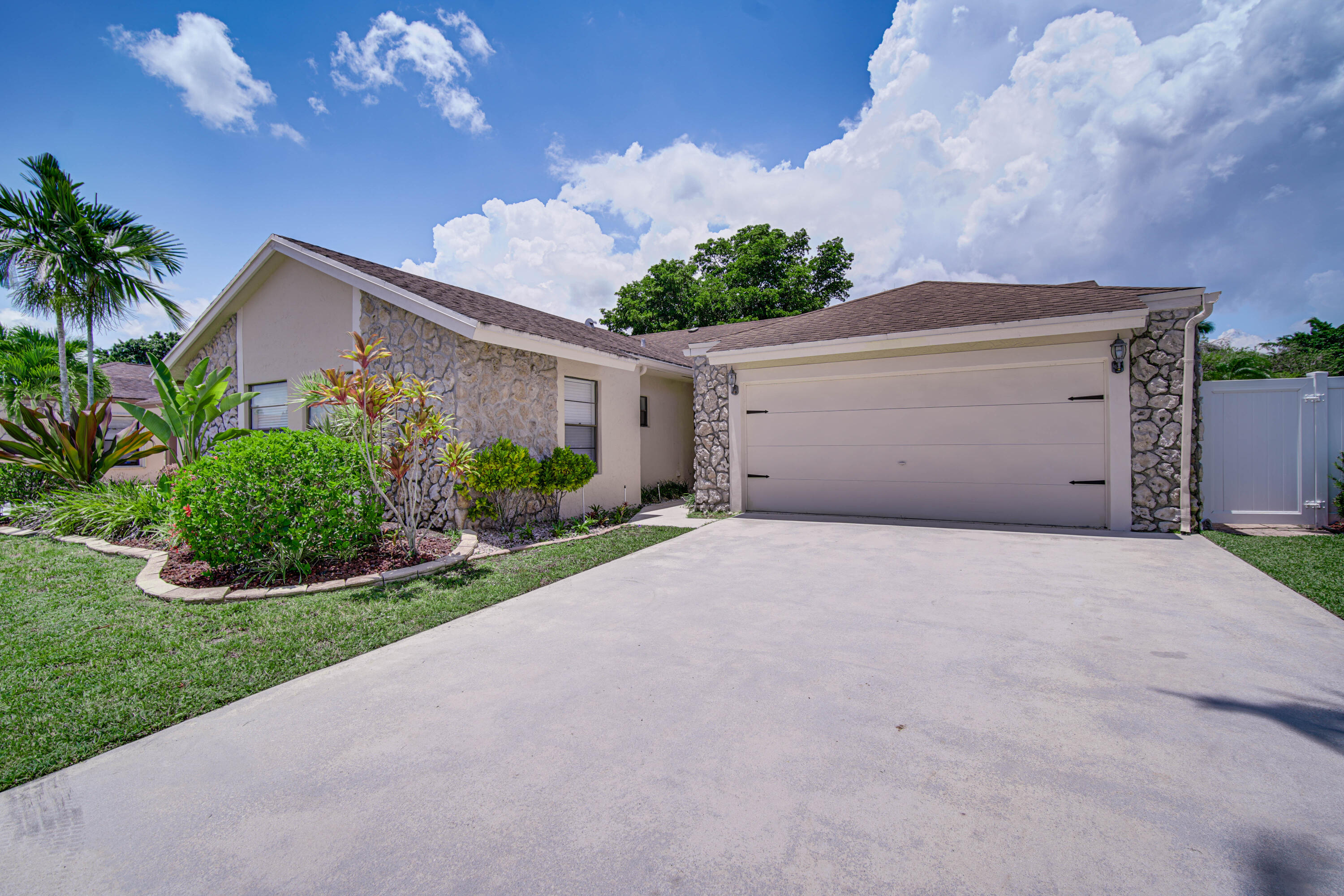 20991 Windemere Lane Boca Raton, FL 33428 - Photo 2 of 29 DSC09140HDR