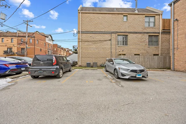 $185,000 | 410 Wisconsin Avenue, Unit 503, Oak Park, IL 60302