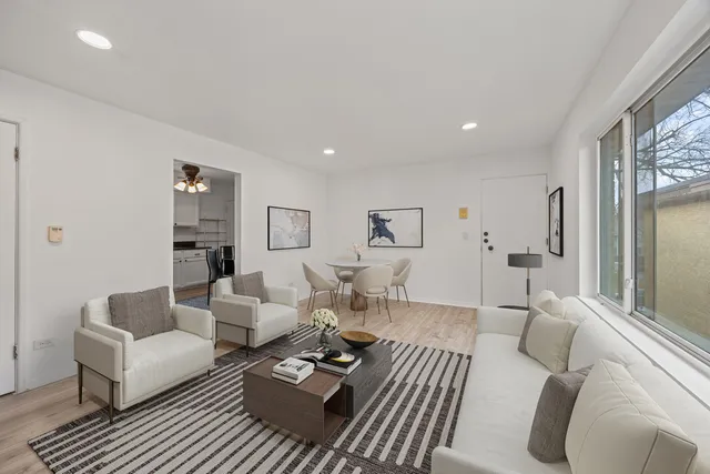 $185,000 | 410 Wisconsin Avenue, Unit 503, Oak Park, IL 60302