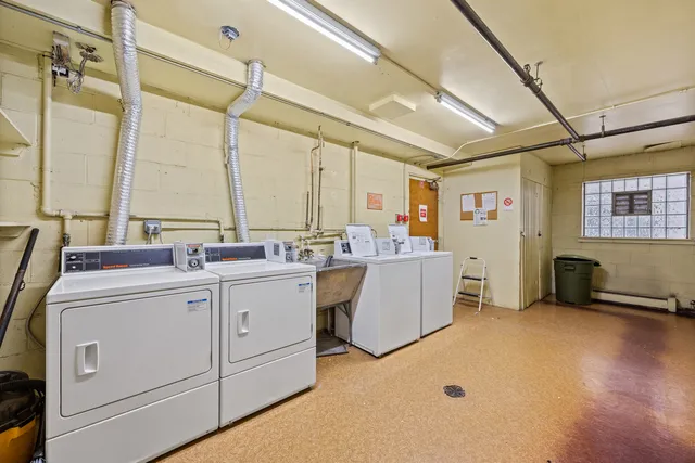 $185,000 | 410 Wisconsin Avenue, Unit 503, Oak Park, IL 60302