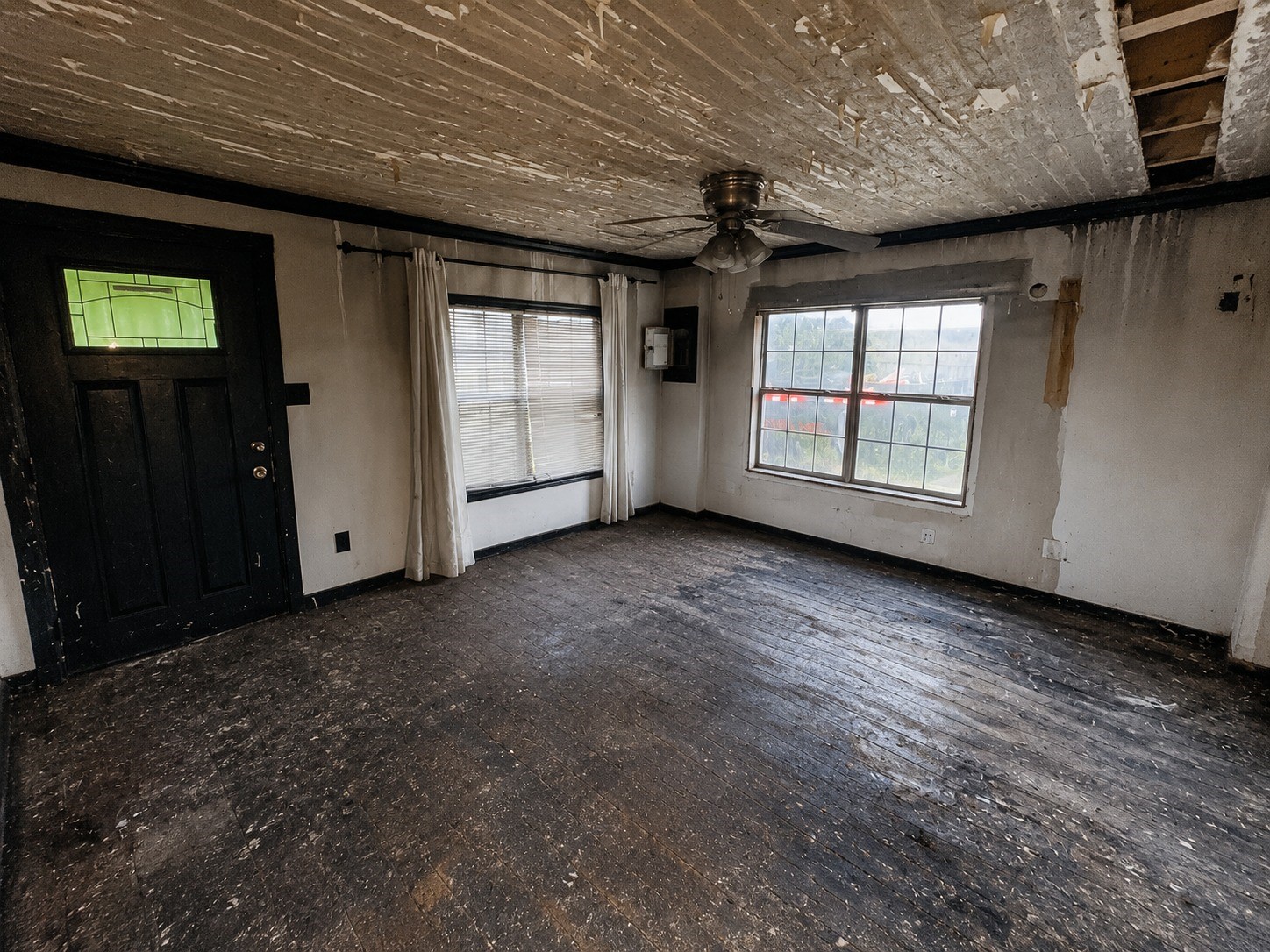 613 East Wilkins Street Angleton, TX 77515 - Photo 3 of 9