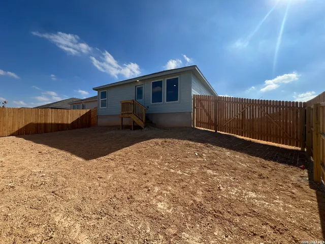 $1,900 | 15023 Morgan View, San Antonio, TX 78253