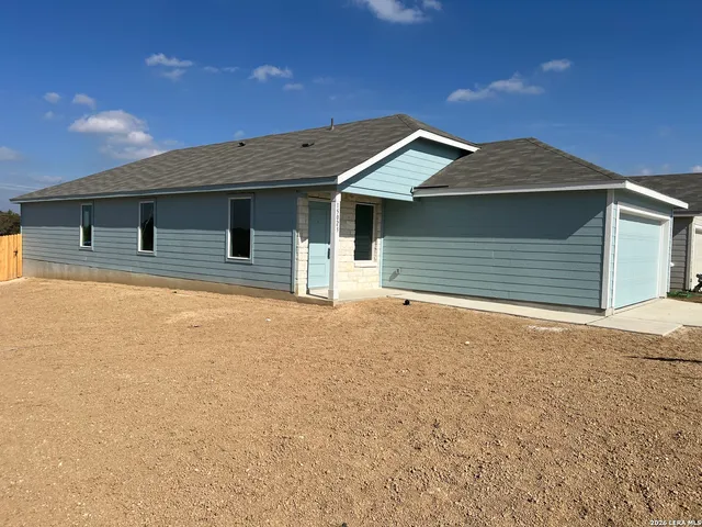 $1,900 | 15023 Morgan View, San Antonio, TX 78253