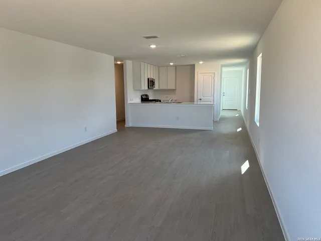 $1,900 | 15023 Morgan View, San Antonio, TX 78253