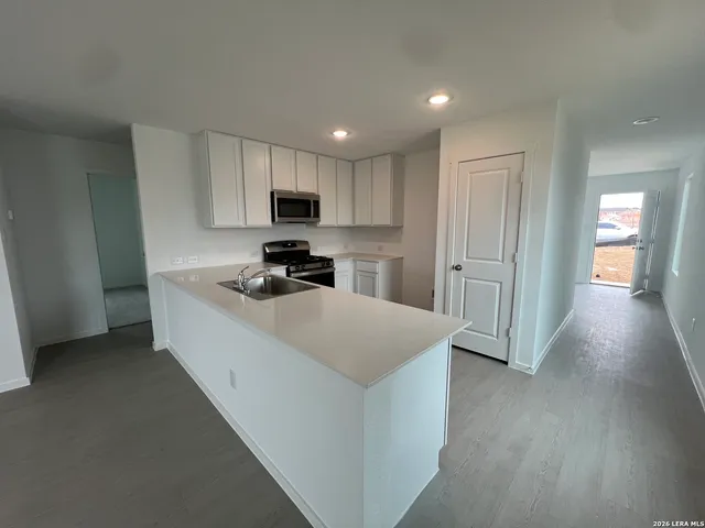 $1,900 | 15023 Morgan View, San Antonio, TX 78253