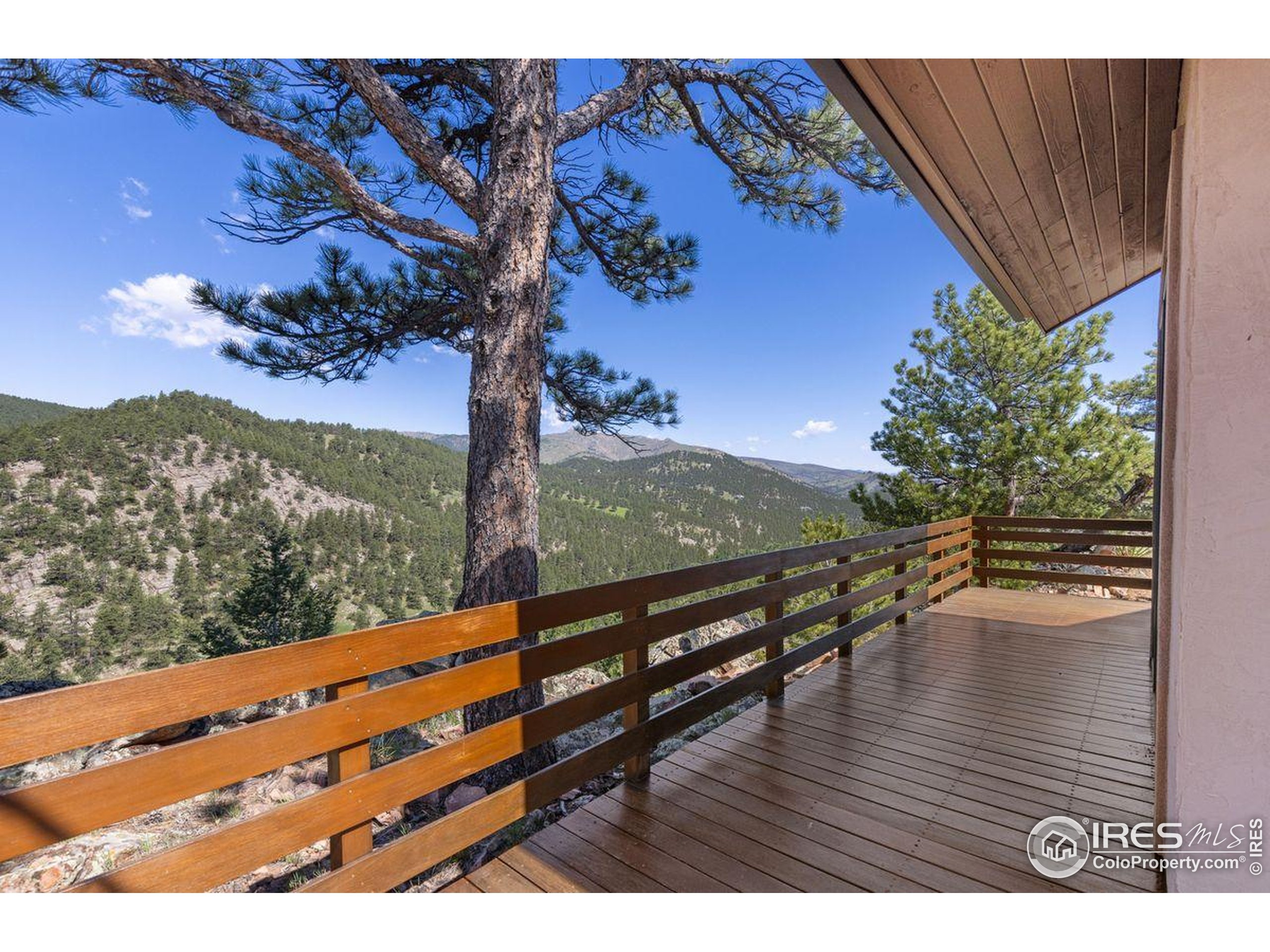 6183 Red Hill Road Boulder, CO 80302 - Photo 27 of 34 a view of an outdoor sitting area