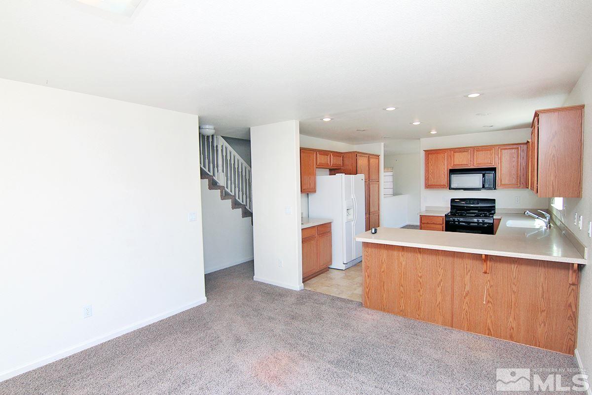 18234 Pin Oak Court Reno, NV 89508 - Photo 5 of 27 Photo 5