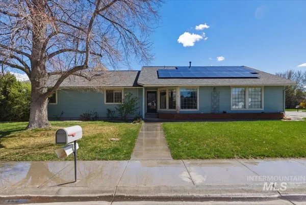 $425,000 | 910 North 14th E Street, Mountain Home, ID 83647