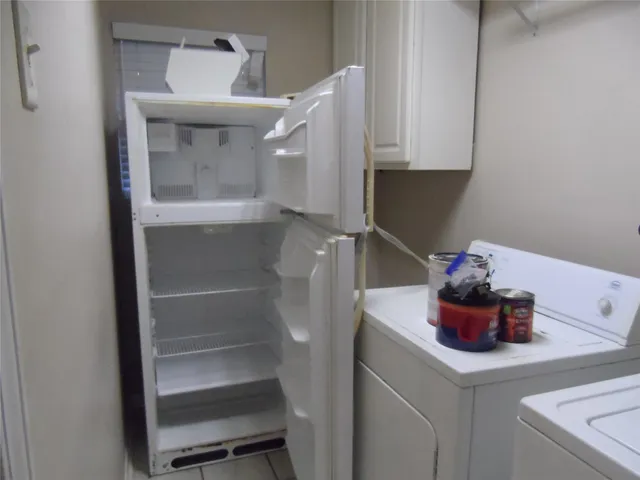 an empty room with window