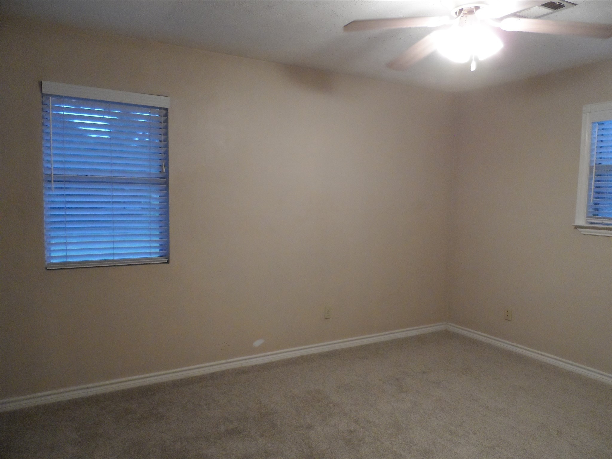 2283 McCaleb Road Montgomery, TX 77316 - Photo 35 of 45 an empty room with a window