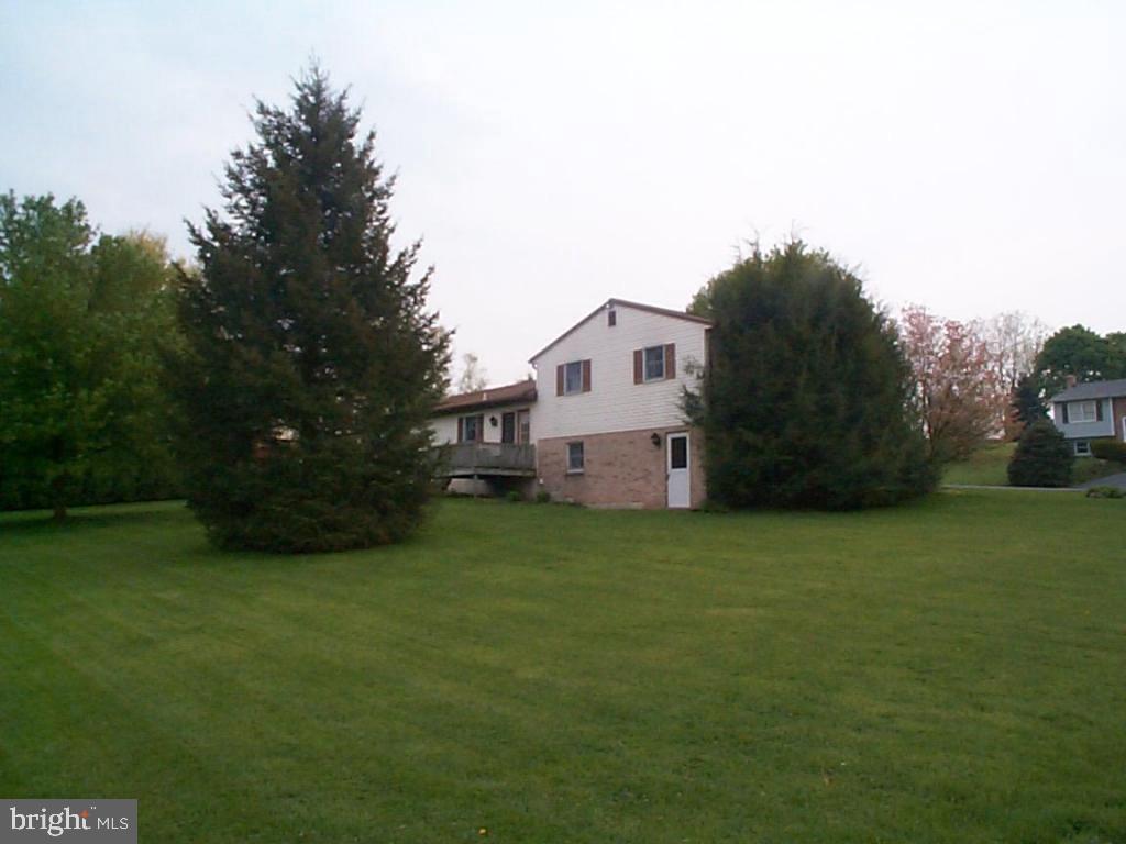 2 Ironstone Drive Lititz, PA 17543 - Photo 2 of 8 Gallery Image 2