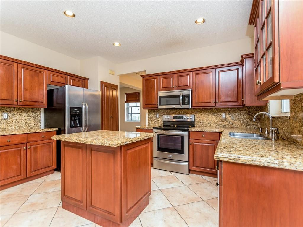 4465 Fox Ridge Drive Weston, FL 33331 - Photo 18 of 66 Photo 18