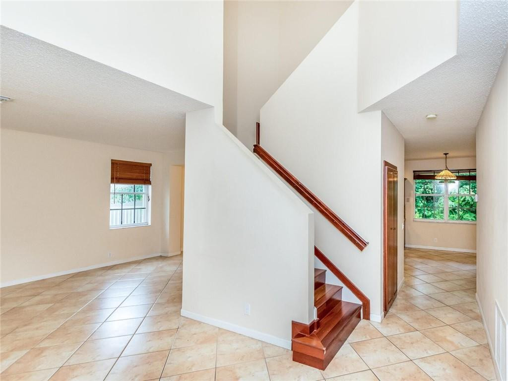 4465 Fox Ridge Drive Weston, FL 33331 - Photo 10 of 66 Photo 10
