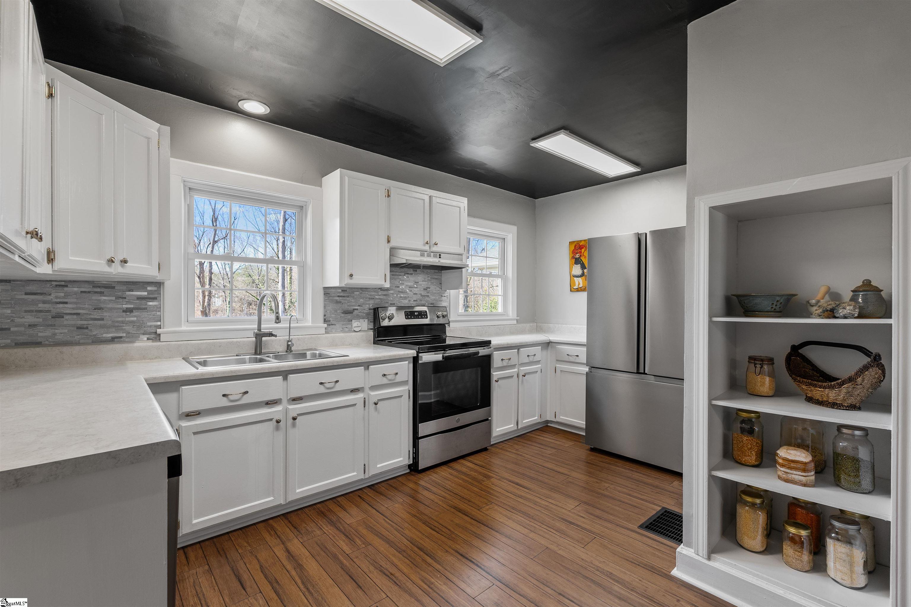 205 Pine Street Extension Greer, SC 29651 - Photo 12 of 42