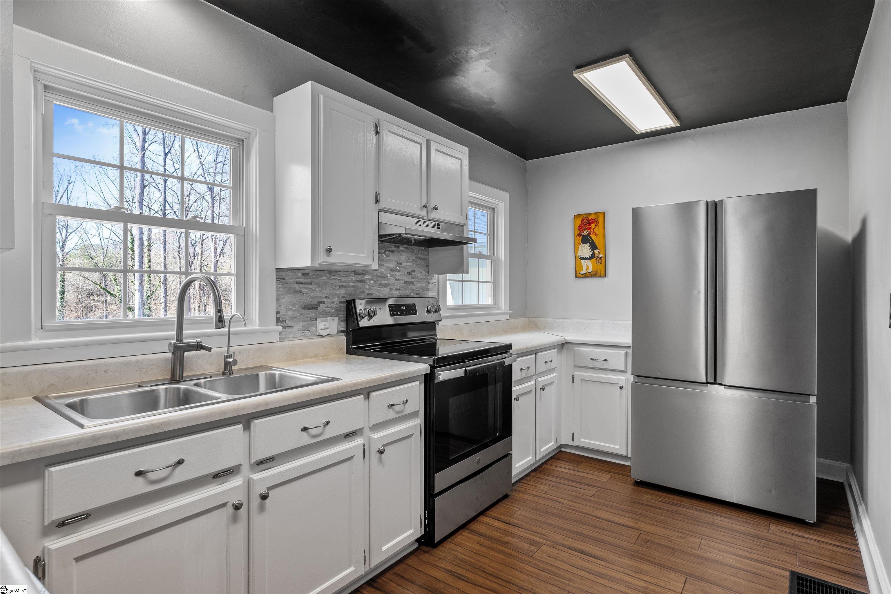 205 Pine Street Extension Greer, SC 29651 - Photo 14 of 42