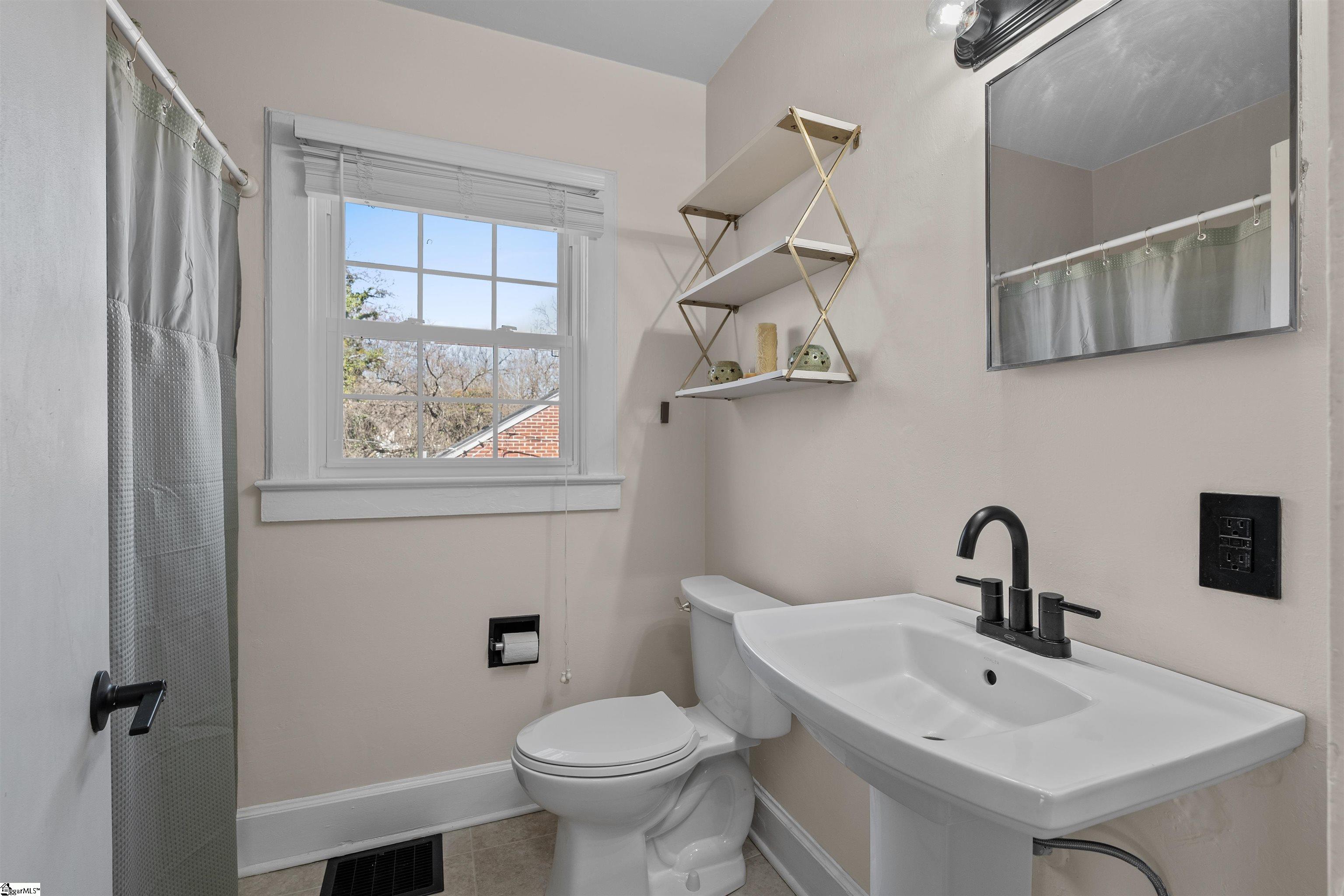 205 Pine Street Extension Greer, SC 29651 - Photo 19 of 42