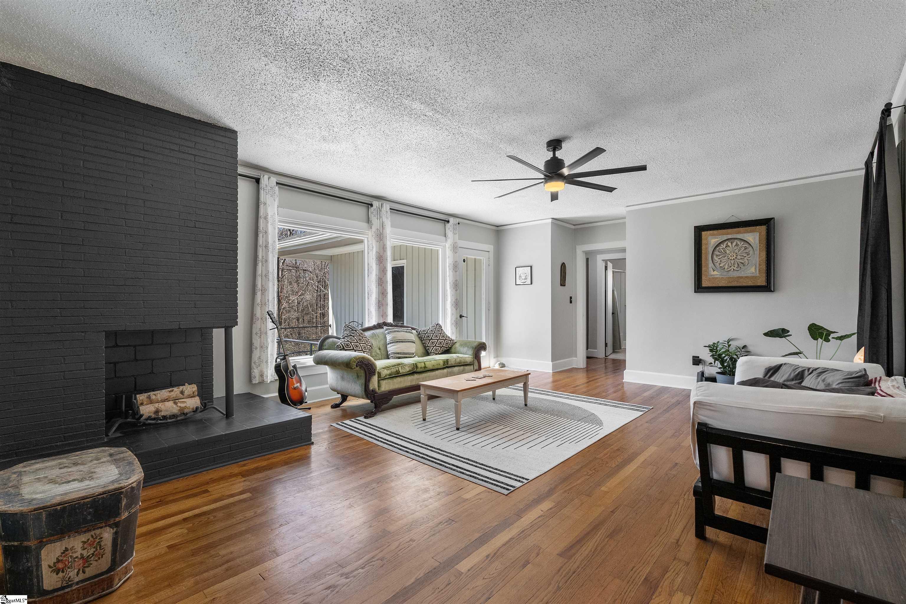 205 Pine Street Extension Greer, SC 29651 - Photo 4 of 42