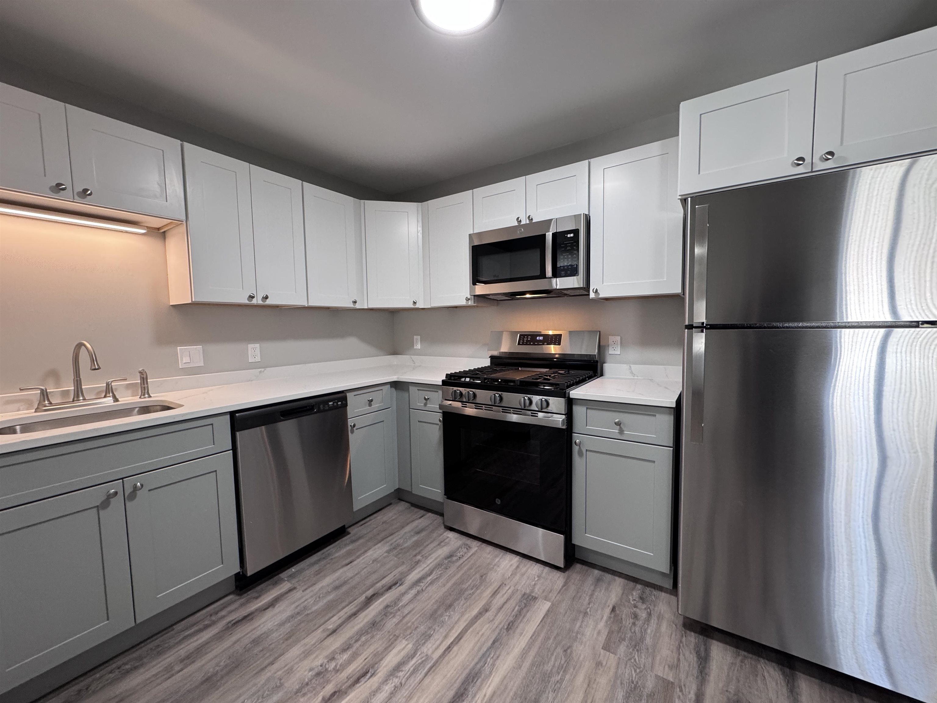 379 Huse Road, Unit 14 Manchester, NH 03103 - Photo 10 of 30