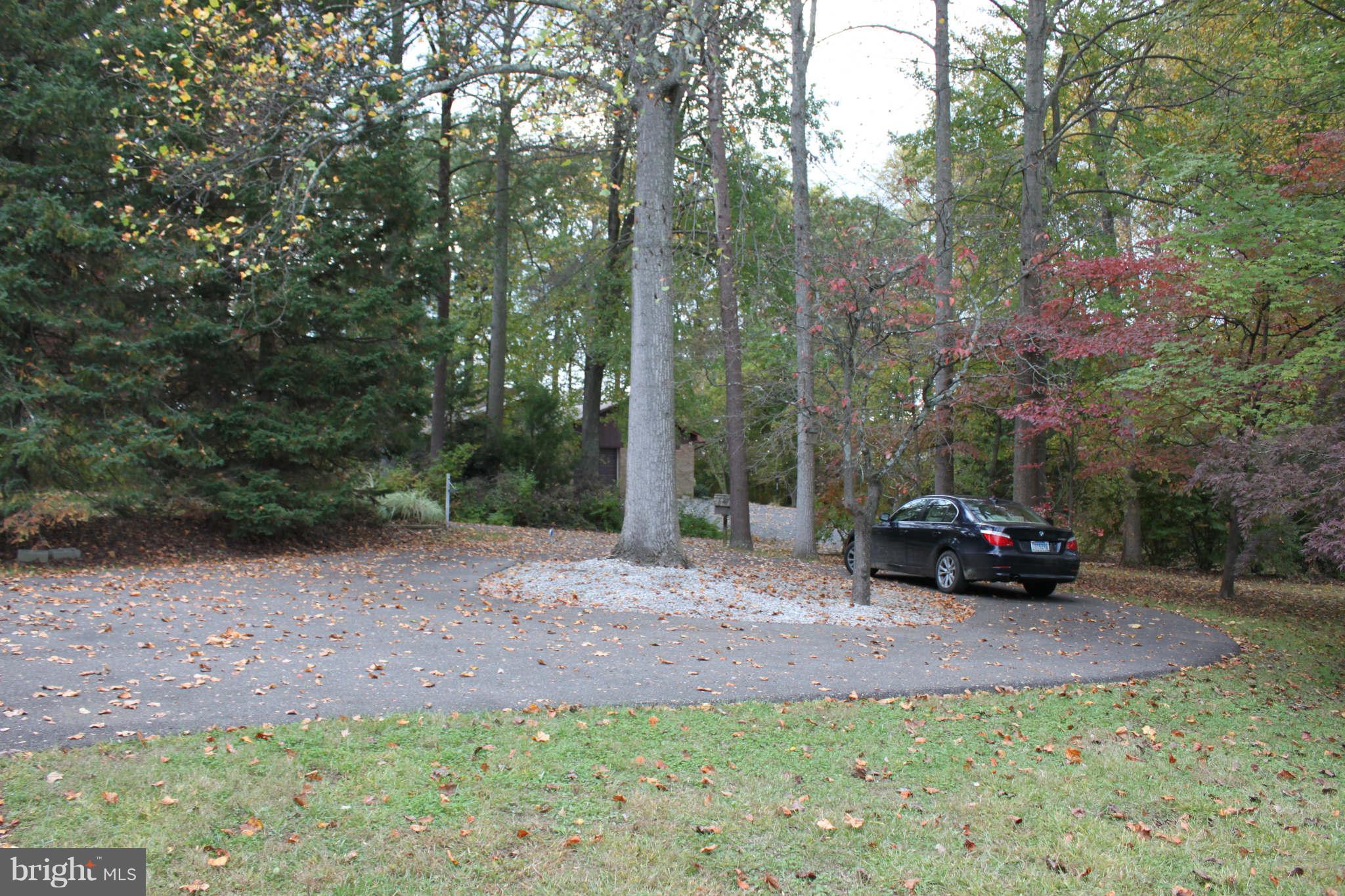 1287 Rossback Road Davidsonville, MD 21035 - Photo 15 of 21 Big circular driveway