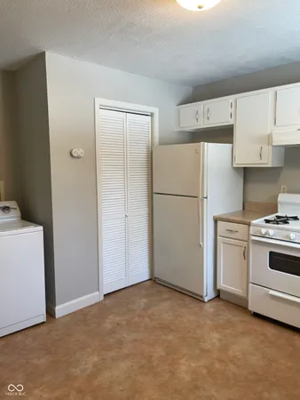 $1,100 | 1023 Janet Drive, Greenwood, IN 46142