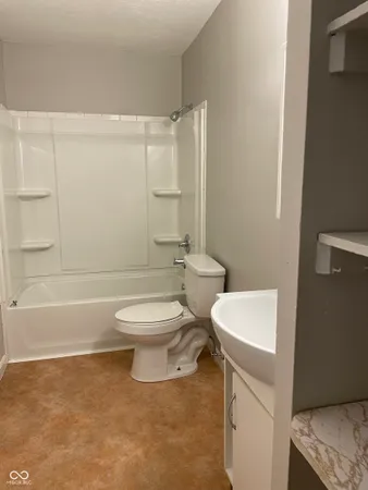 $1,100 | 1023 Janet Drive, Greenwood, IN 46142