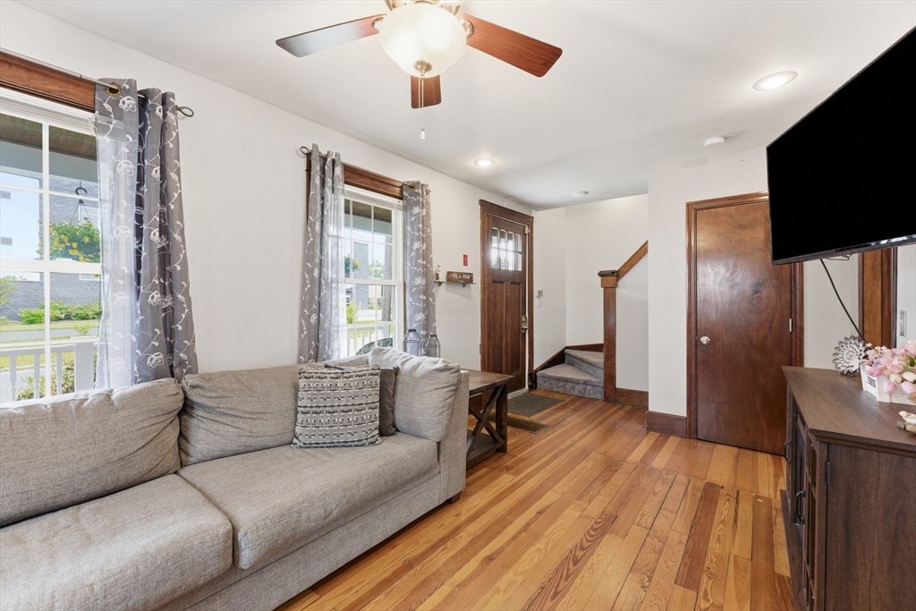 41 Verge Street Springfield, MA 01129 - Photo 4 of 40