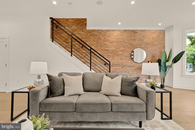 $1,250,000 | 2035 North Capitol Street Northeast, Washington, DC 20002