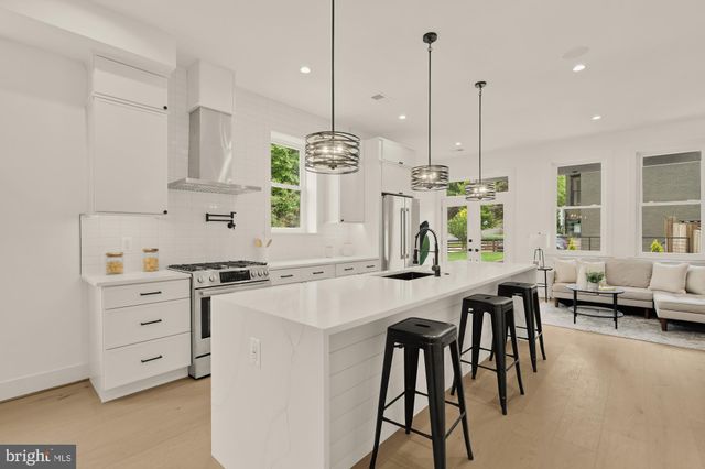 $1,250,000 | 2035 North Capitol Street Northeast, Washington, DC 20002