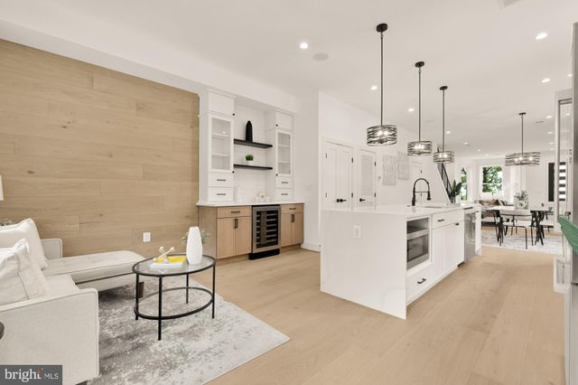 $1,250,000 | 2035 North Capitol Street Northeast, Washington, DC 20002