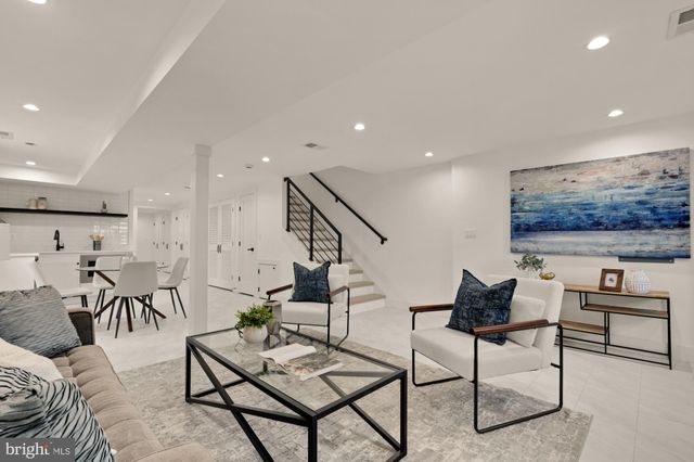 $1,250,000 | 2035 North Capitol Street Northeast, Washington, DC 20002