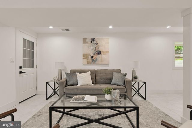 $1,250,000 | 2035 North Capitol Street Northeast, Washington, DC 20002