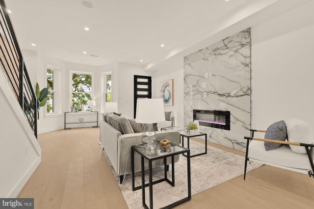$1,250,000 | 2035 North Capitol Street Northeast, Washington, DC 20002
