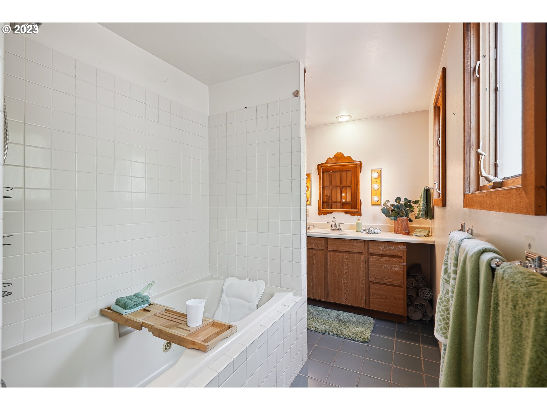 15500 Northwest Ferry Road, Unit 2 Portland, OR 97231 - Photo 20 of 46 Attached Bathroom