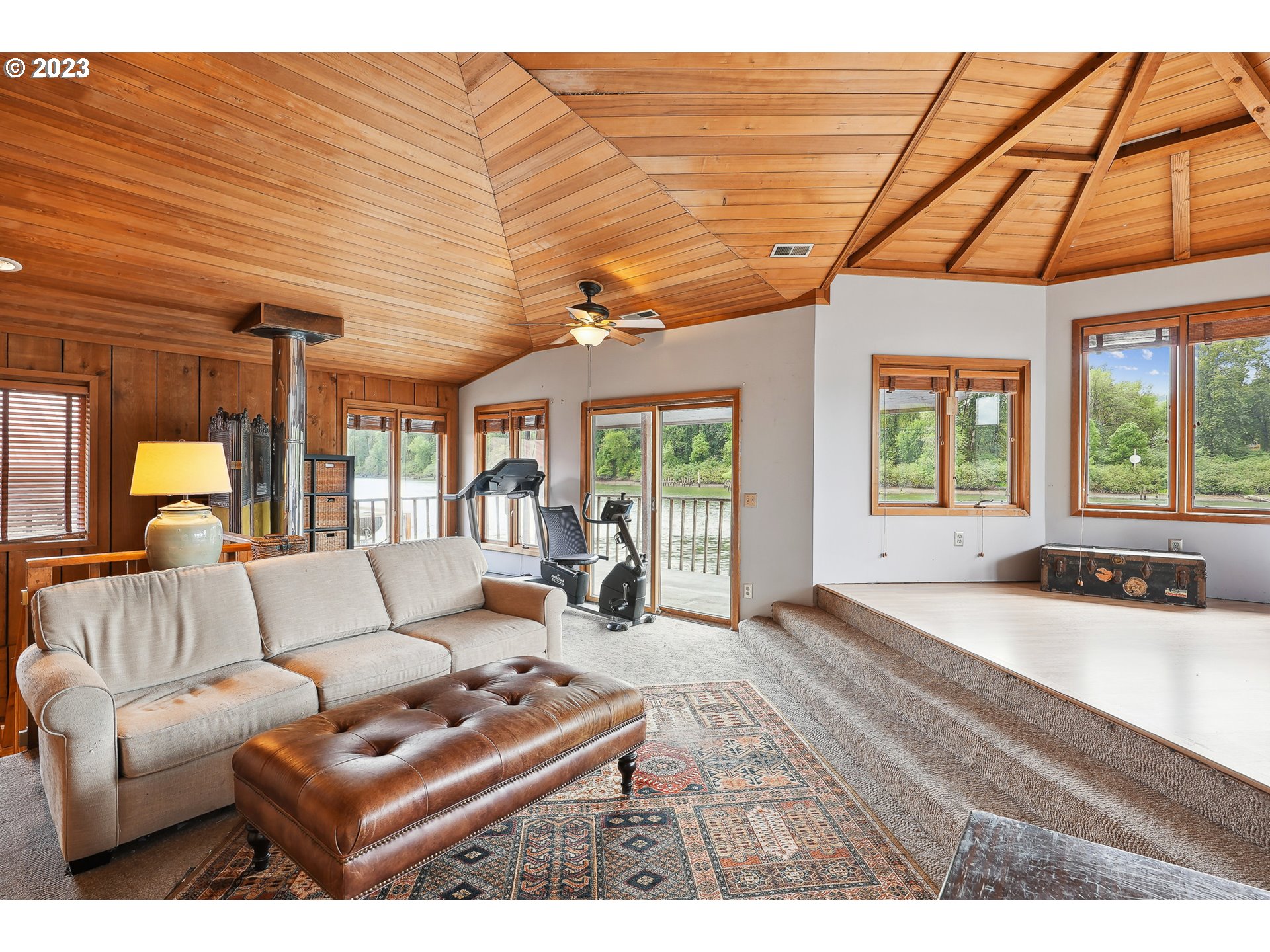 15500 Northwest Ferry Road, Unit 2 Portland, OR 97231 - Photo 23 of 46 Family Room