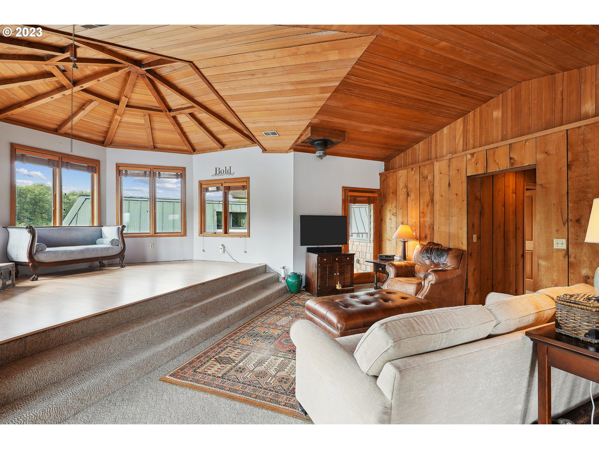 15500 Northwest Ferry Road, Unit 2 Portland, OR 97231 - Photo 24 of 46 Family Room