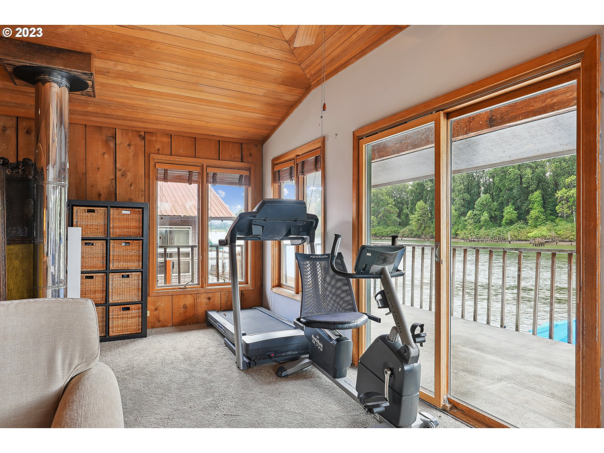 15500 Northwest Ferry Road, Unit 2 Portland, OR 97231 - Photo 25 of 46 Family Room