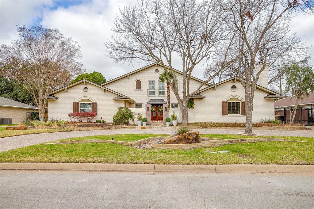 3928 Stonehenge Road Fort Worth, TX 76109 - Photo 2 of 38