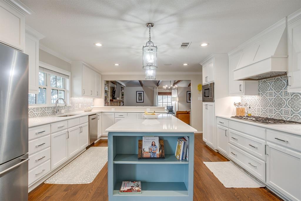 3928 Stonehenge Road Fort Worth, TX 76109 - Photo 9 of 38