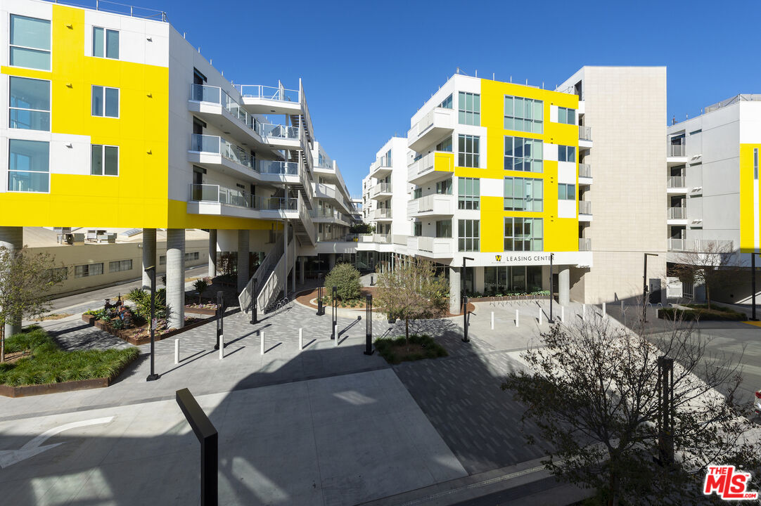 2929 Pennsylvania Avenue, Unit 111 Santa Monica, CA 90404 - Photo 1 of 28 a view of building with yard