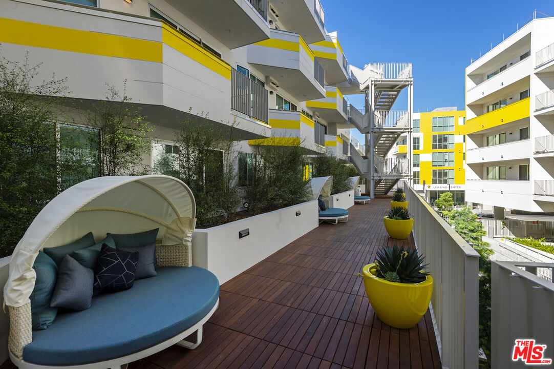 2929 Pennsylvania Avenue, Unit 111 Santa Monica, CA 90404 - Photo 6 of 28 a view of swimming pool with outdoor seating