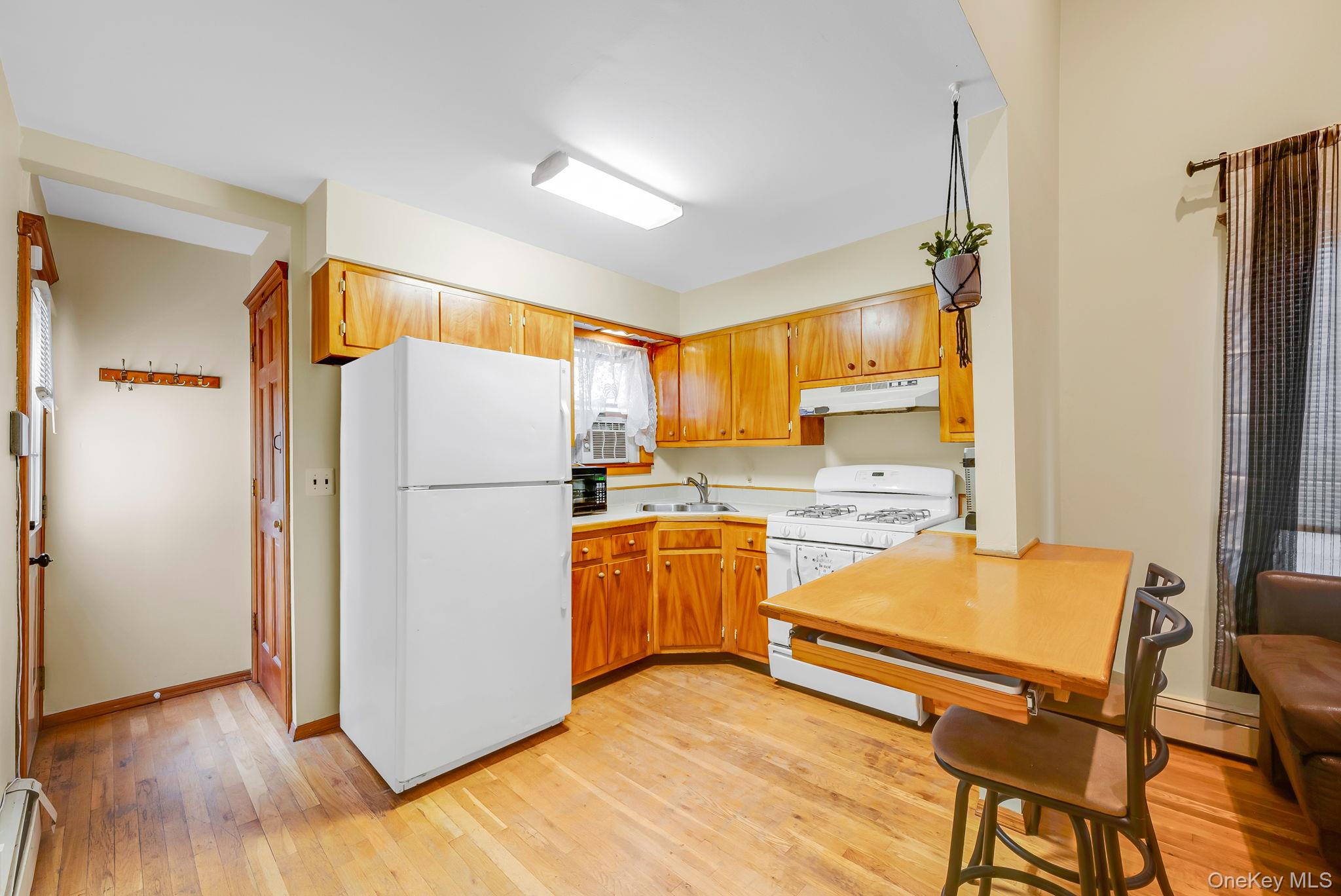 650 College Road Farmingville, NY 11738 - Photo 8 of 20